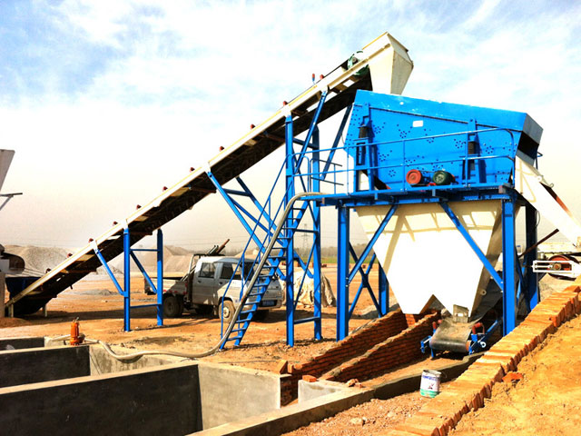 混凝土(tǔ)攪拌站同步(bu)振動水洗機(ji)