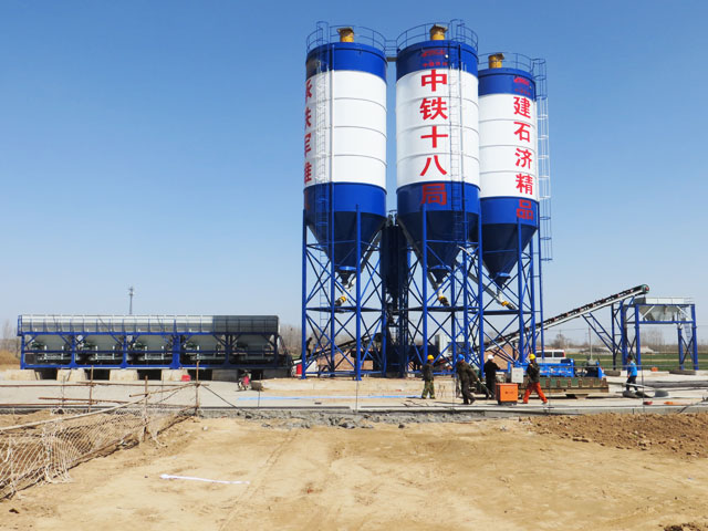 中鐵十八(bā)局穩定土廠拌(ban)設備