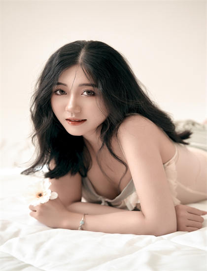 乌鸦的触摸媒体评价：主流媒体观点与专业影评解读